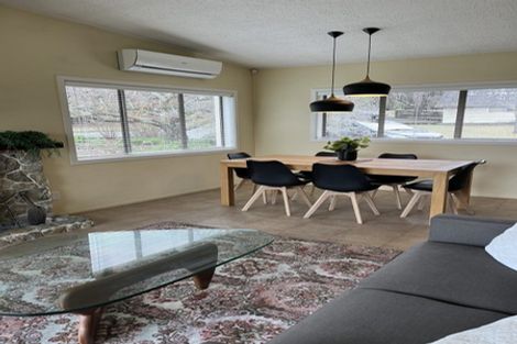 Photo of property in 261 Beacon Point Road, Wanaka, 9305