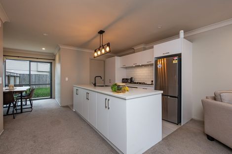 Photo of property in 29 Brindle Way, Newlands, Wellington, 6037