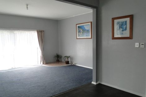 Photo of property in 9 Waiohua Road, Greenlane, Auckland, 1061