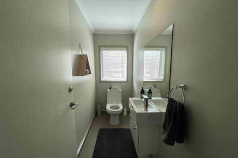 Photo of property in 6 Horizon View Road, Oteha, Auckland, 0632