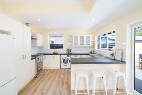 Photo of property in 17 Searells Road, Strowan, Christchurch, 8052