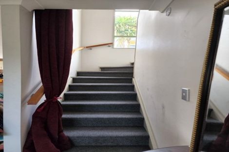 Photo of property in 6 Black Teal Close, Unsworth Heights, Auckland, 0632