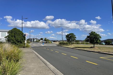 Photo of property in 8 Rauriki Lane, Rosehill, Papakura, 2113