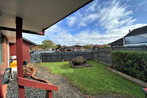 Photo of property in 8 Midvale Place, Burswood, Auckland, 2013