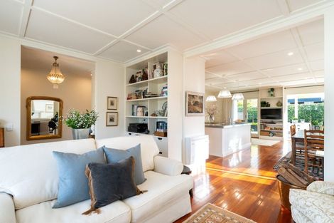 Photo of property in 30 Tauroa Road, Havelock North, 4130