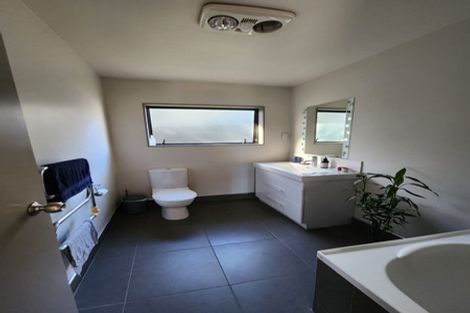 Photo of property in 17b Scotstoun Place, Glen Eden, Auckland, 0602