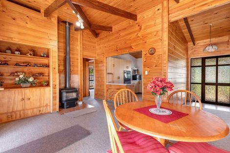 Photo of property in 17 Huia Street, Waikawa, Picton, 7220