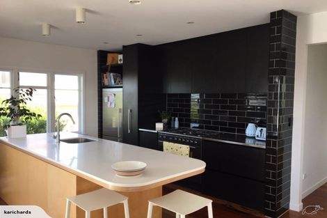 Photo of property in 16 Aramoana Avenue, Devonport, Auckland, 0624