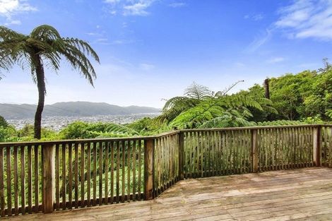 Photo of property in 1 Avonlea Grove, Belmont, Lower Hutt, 5010