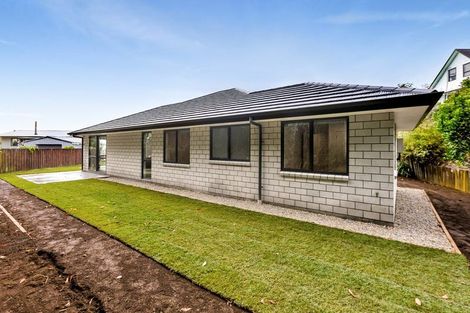 Photo of property in 10a Winstone Place, Highlands Park, New Plymouth, 4312