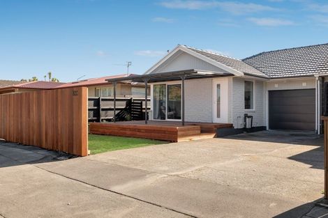 Photo of property in 2/320 Memorial Avenue, Burnside, Christchurch, 8053