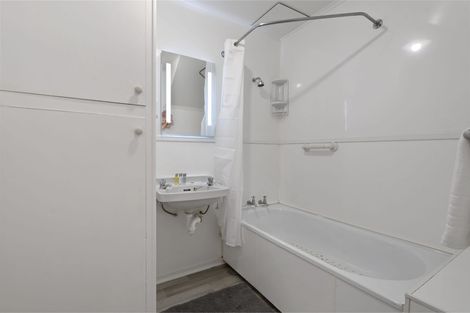 Photo of property in 213 Jervois Road, Herne Bay, Auckland, 1011