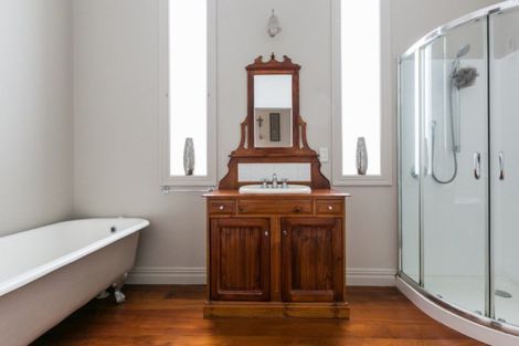 Photo of property in 63 Wellesley Road, Napier South, Napier, 4110