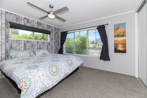 Photo of property in 112 Lincoln Park Avenue, Massey, Auckland, 0614