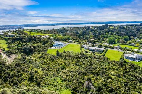 Photo of property in 127 Roberts Road, Matakatia, Whangaparaoa, 0930