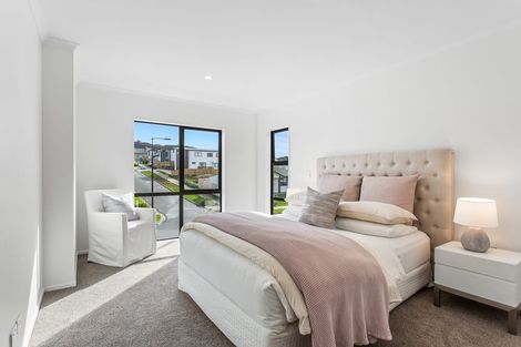 Photo of property in 17 William Calvert Drive, Swanson, Auckland, 0614