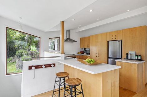 Photo of property in 44 Tizard Road, Birkenhead, Auckland, 0626