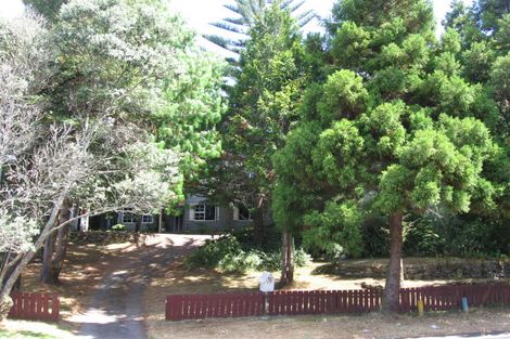 Photo of property in 106 Salamanca Road, Sunnynook, Auckland, 0620