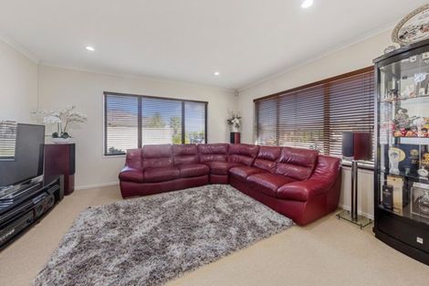 Photo of property in 51 Magic Way, Randwick Park, Auckland, 2105