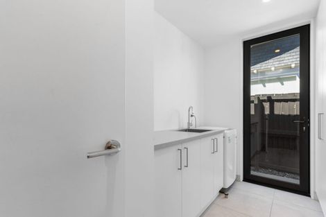 Photo of property in 10 Claremont Avenue, Papanui, Christchurch, 8053