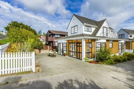 Photo of property in 1/97 Matipo Road, Mairangi Bay, Auckland, 0630