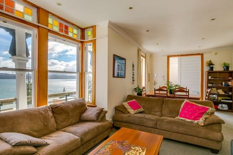 Photo of property in 218 Oriental Parade, Oriental Bay, Wellington, 6011