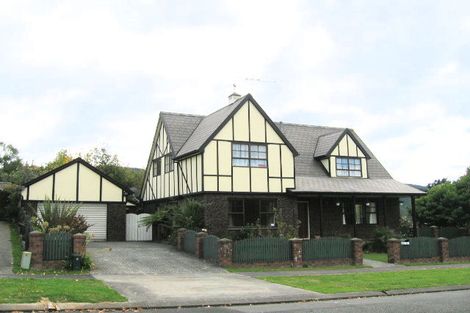 Photo of property in 2 Pioneer Grove, Silverstream, Upper Hutt, 5019