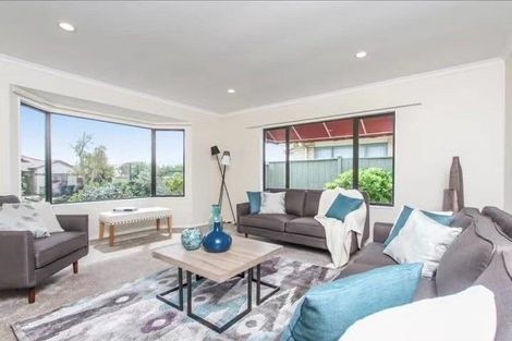 Photo of property in 16 Middlefield Drive, East Tamaki Heights, Auckland, 2016