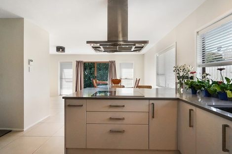 Photo of property in 9 Banksia Place, Goodwood Heights, Auckland, 2105