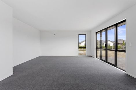 Photo of property in 12 Deans Place, Amberley, 7410