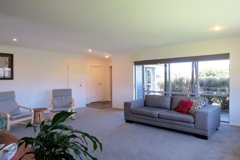 Photo of property in 32 Victoria Street, Coromandel, 3506