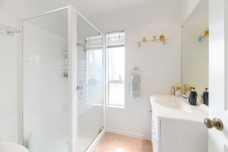 Photo of property in 2/87a Kowhai Road, Mairangi Bay, Auckland, 0630