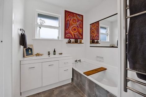 Photo of property in 33 Belair Avenue, Blagdon, New Plymouth, 4310