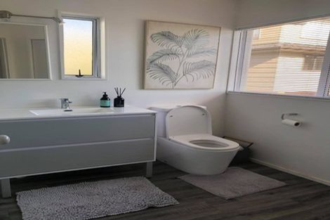 Photo of property in 2/20 Walter Street, Hauraki, Auckland, 0622