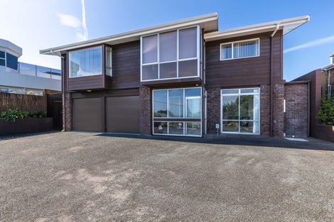 Photo of property in 14 Scott Street, Moturoa, New Plymouth, 4310