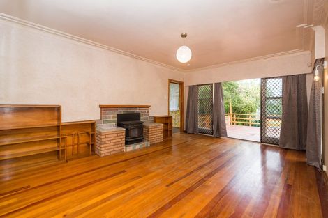 Photo of property in 98 Wharf Road, Te Atatu Peninsula, Auckland, 0610