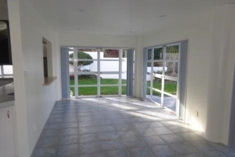 Photo of property in 21 Renoir Street, West Harbour, Auckland, 0618