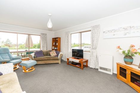 Photo of property in 18 Callard Place, Riverlea, Hamilton, 3216