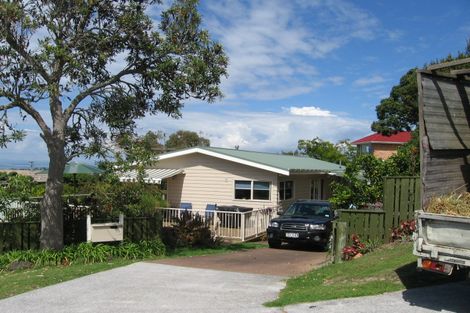 Photo of property in 3 Dalmeny Close, Murrays Bay, Auckland, 0630