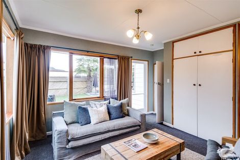 Photo of property in 2/100 Avondale Road, Taradale, Napier, 4112