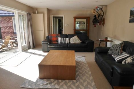 Photo of property in 28 Manor Place, Bryndwr, Christchurch, 8053