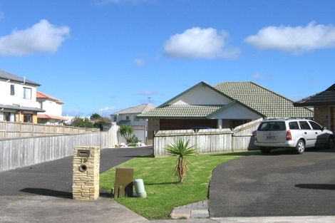 Photo of property in 19 Sandalwood Place, Somerville, Auckland, 2014