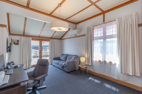 Photo of property in 556a Queen Street East, Levin, 5510