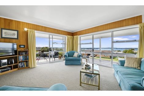 Photo of property in 2 Parkside Road, West Harbour, Auckland, 0618