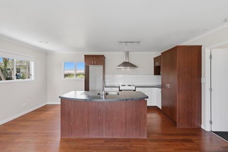 Photo of property in 47 Taihiki Road, Clarks Beach, 2122