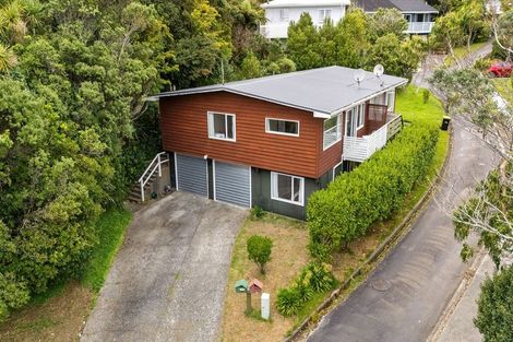 Photo of property in 1/15 Bloomsbury Grove, Newlands, Wellington, 6037