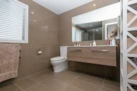 Photo of property in 7 Jandell Crescent, Bucklands Beach, Auckland, 2014