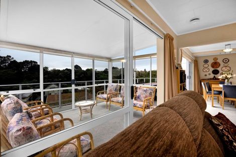 Photo of property in 17 Nevada Drive, Merrilands, New Plymouth, 4312