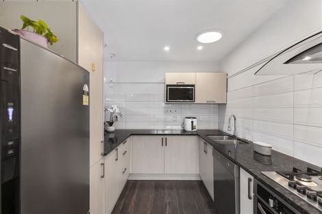 Photo of property in 256a Bucklands Beach Road, Bucklands Beach, Auckland, 2012