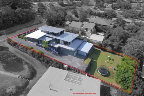 Photo of property in 77 Garfield Road, Helensville, 0800